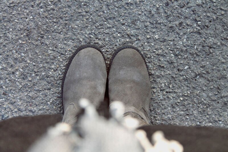 Fashion blogger Aurora Berill weaing Pittarello chamois leather boots in a casual fall look