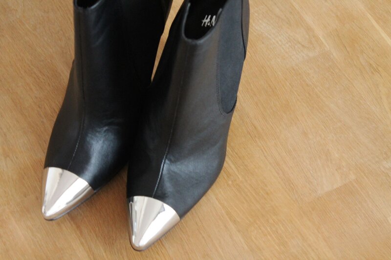 H&M black pointed toe boot